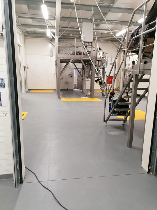 Remont posadzki hali produkcyjnej-after-image